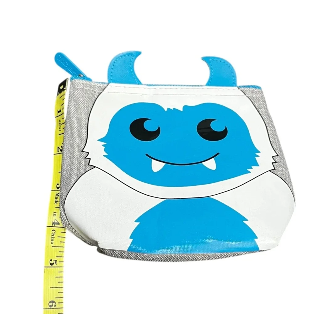 THIRTY ONE 31 SNOW MONSTER YETI COOL ZIP‎ SNACKER